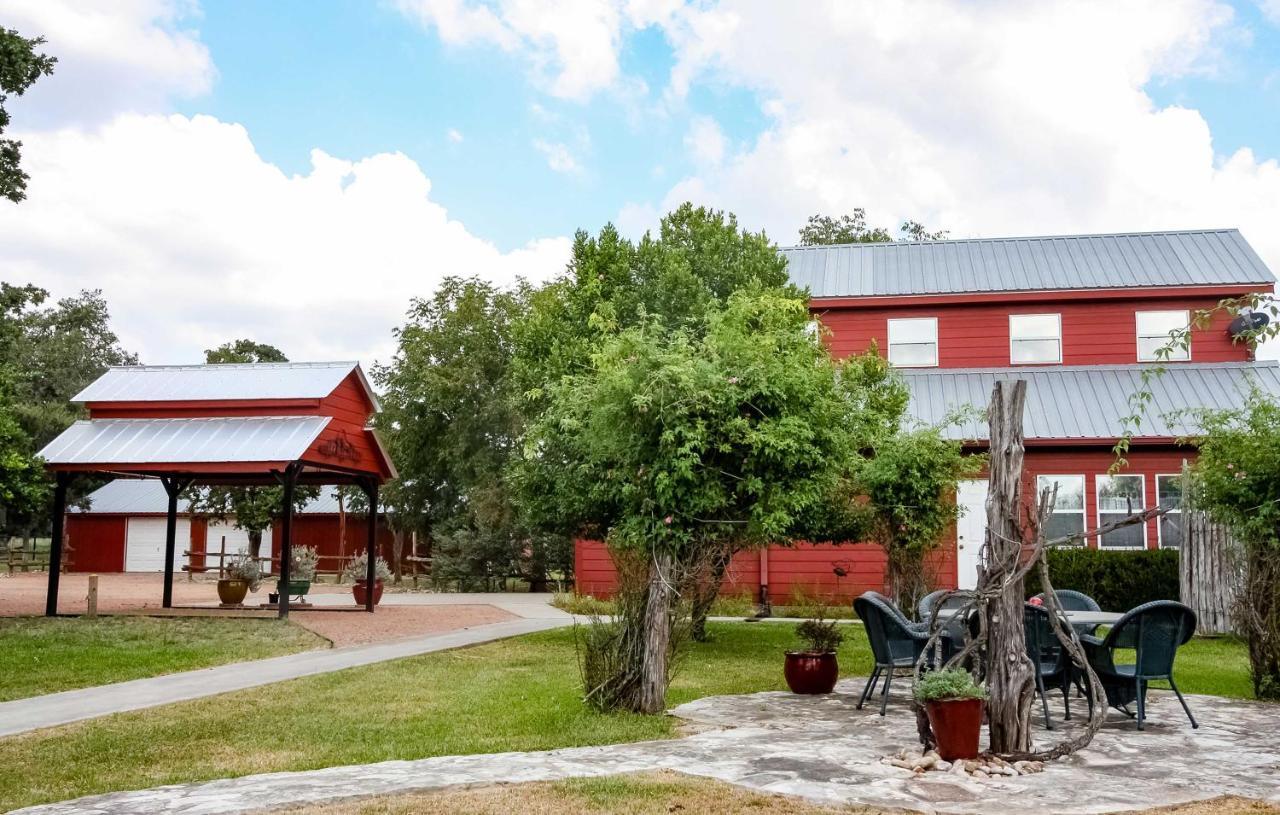 Ark Bunkhouse Fredericksburg Hideaway With Hot Tub Villa Exterior photo