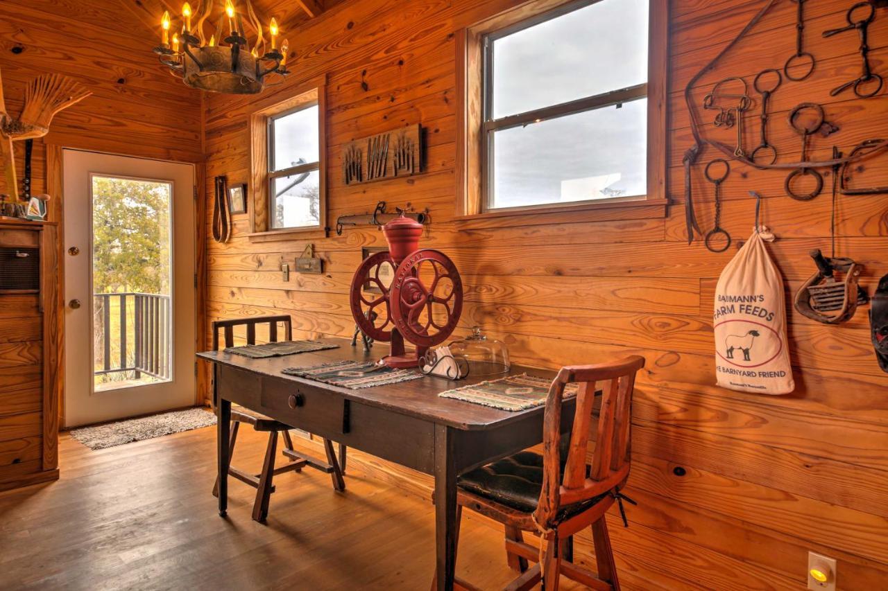 Ark Bunkhouse Fredericksburg Hideaway With Hot Tub Villa Exterior photo